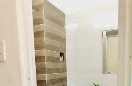 Bán nhà đường Lạc Long Quân P8 Q. Tân Bình 4x9m 3 tầng hxh chỉ 3 tỷ 8